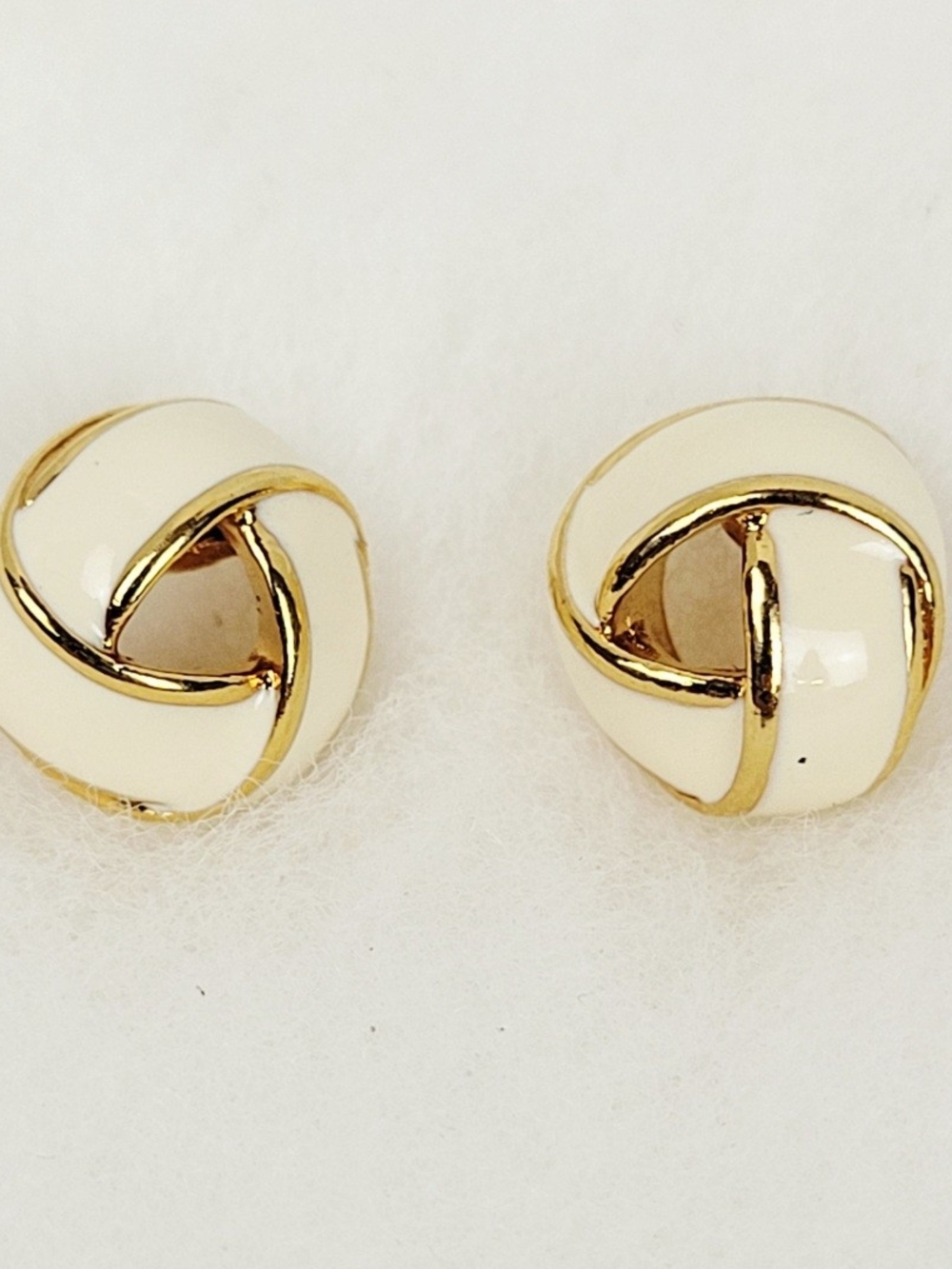Vtg 80s~Monet Cream Enamel Gold Tone Post Earrings~Twisted Love Knot~Corpcore